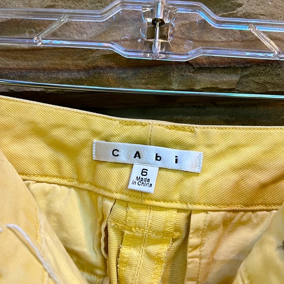 CAbi Coastal Crop size 6 yellow pants - Picture 8 of 10